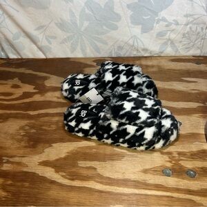 NWT BP Black & white houndstooths faux Fur Open Toe Slippers Size m‎ 7-8